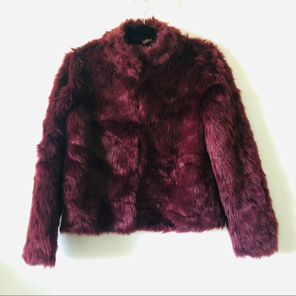 Forever 21 Burgundy Clip on faux fur jacket - Picture 4 of 8
